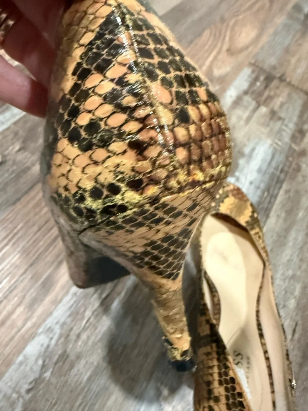 GUESS by Marciano Women’s Snakeskin Peep Toe Heels Size 9.5